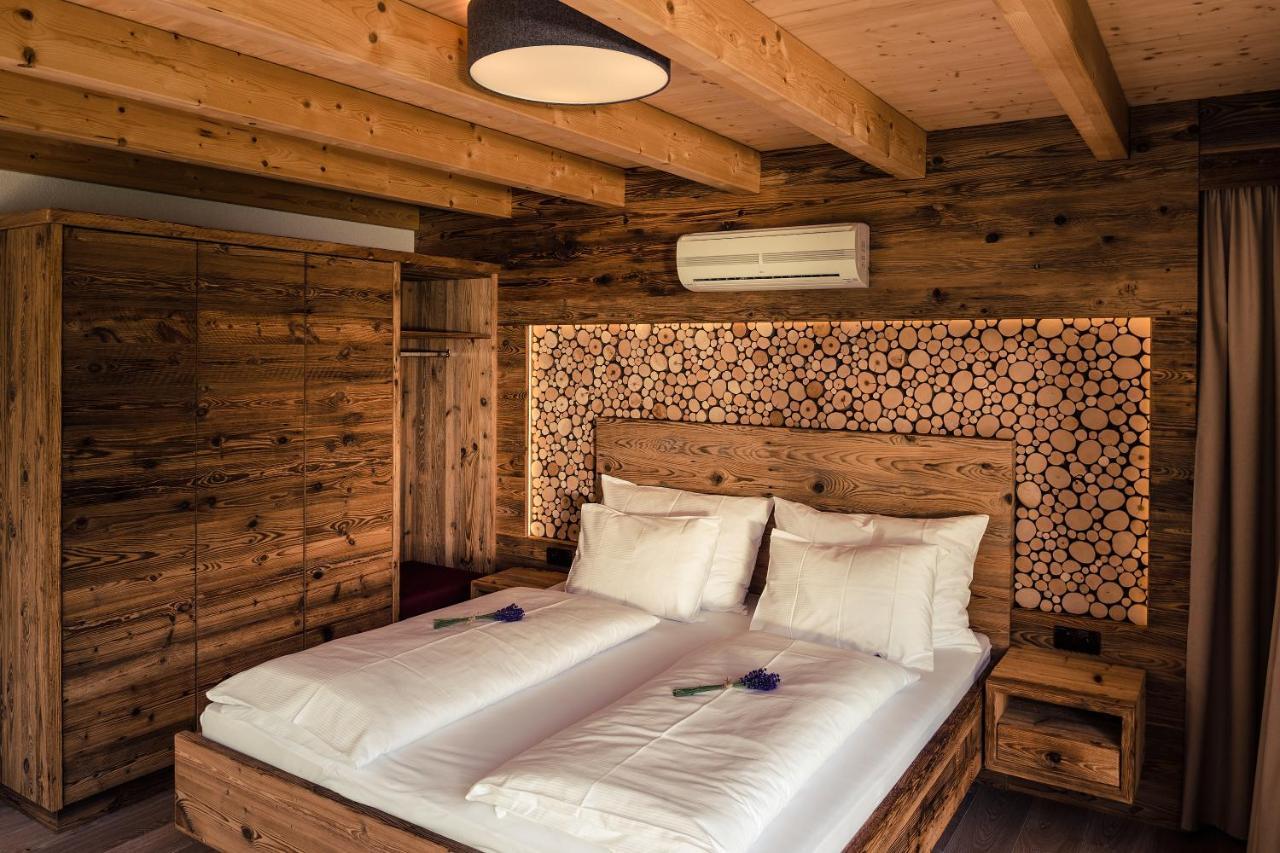 Villa Resort & Organic Spa - Luxusni Apartman S Virivkou チェスケー・ブジェヨヴィツェ エクステリア 写真