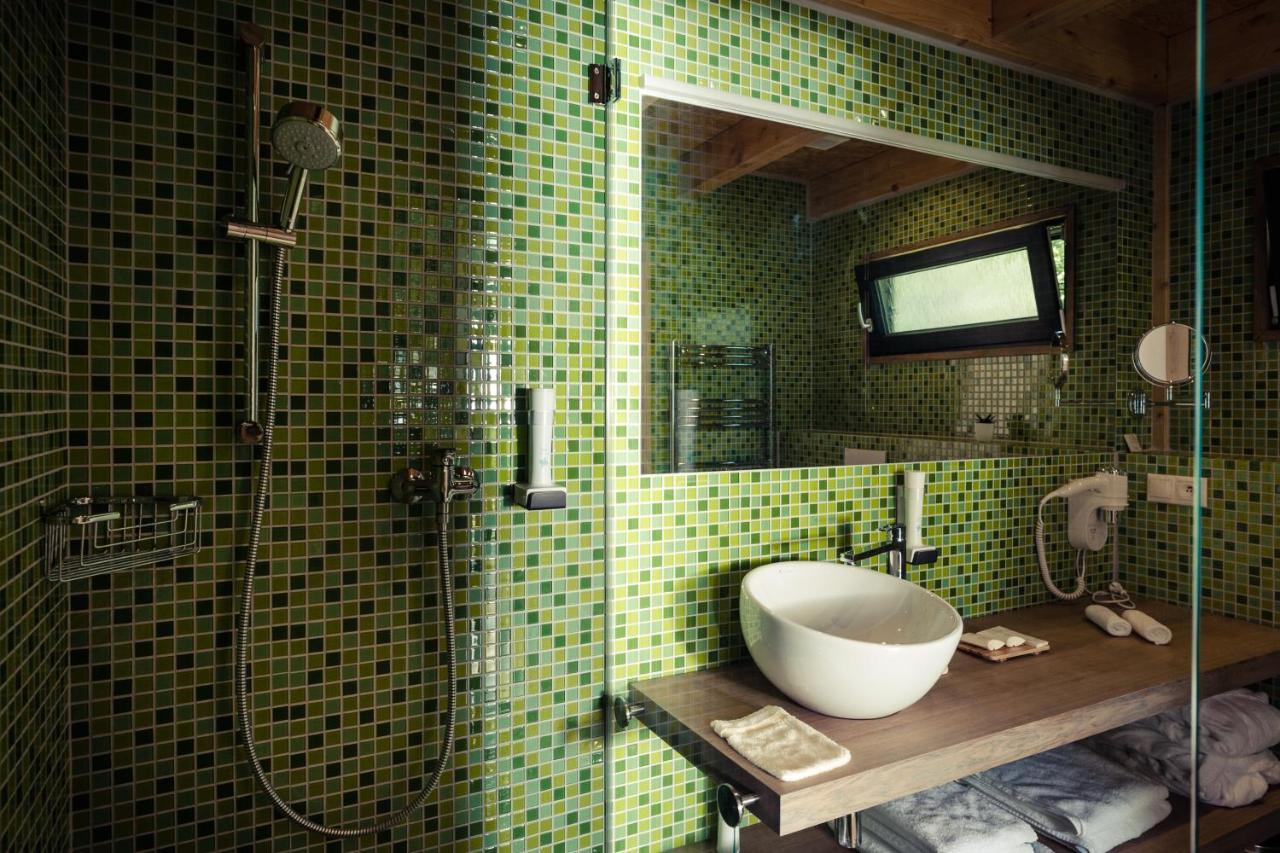 Villa Resort & Organic Spa - Luxusni Apartman S Virivkou チェスケー・ブジェヨヴィツェ エクステリア 写真