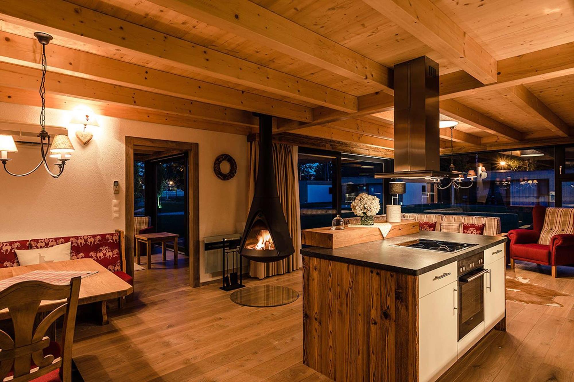 Villa Resort & Organic Spa - Luxusni Apartman S Virivkou チェスケー・ブジェヨヴィツェ エクステリア 写真