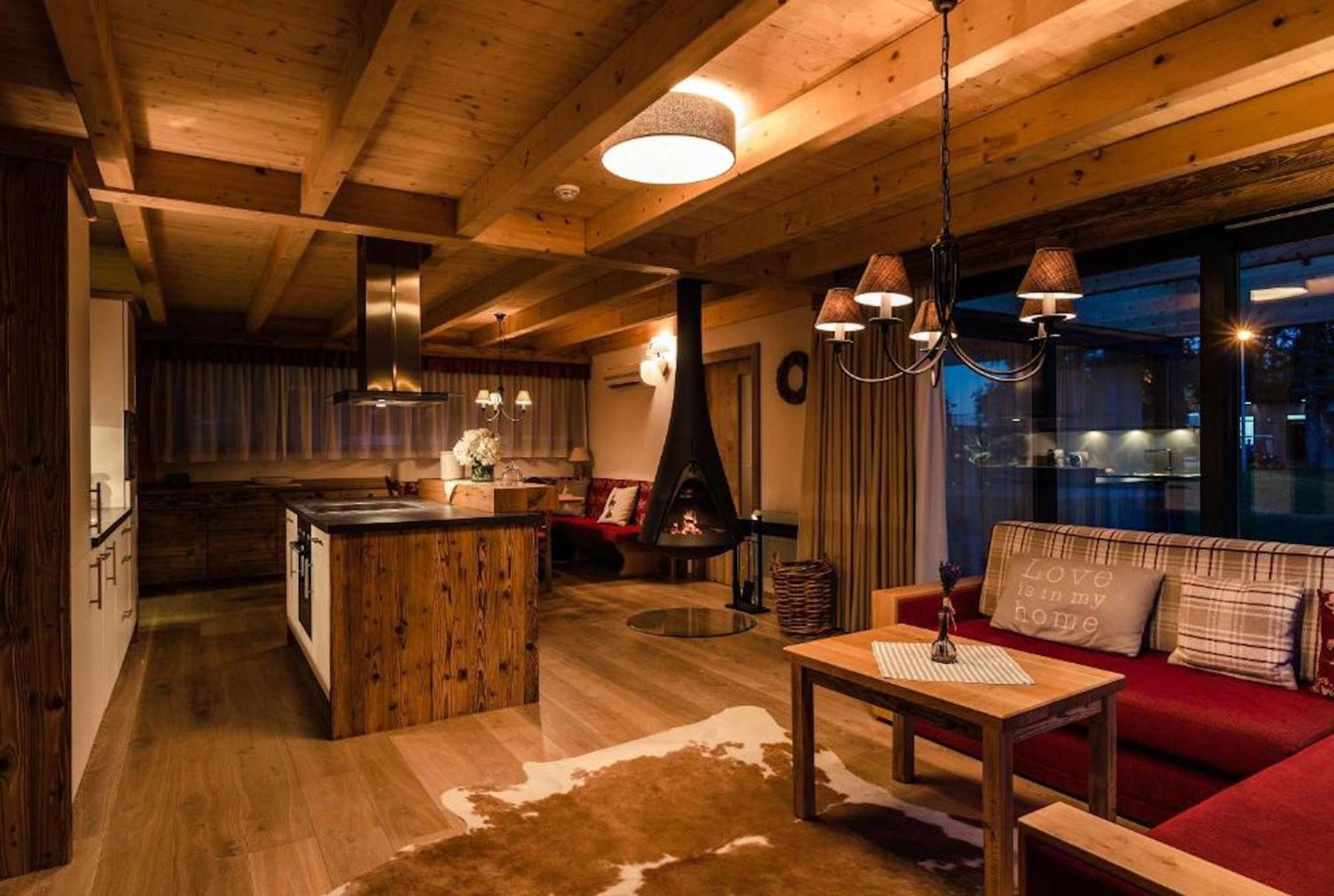 Villa Resort & Organic Spa - Luxusni Apartman S Virivkou チェスケー・ブジェヨヴィツェ エクステリア 写真